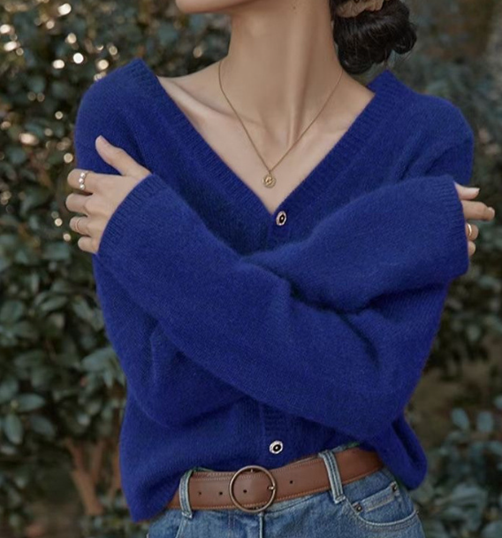 ᴷᴼᴿᴱᴬ 🇰🇷<現貨>V領短版針織上衣(藍色/酒紅/灰藍色)