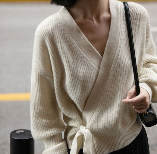 ᴷᴼᴿᴱᴬ 🇰🇷 <現貨> V領交叉開衫毛衣外套