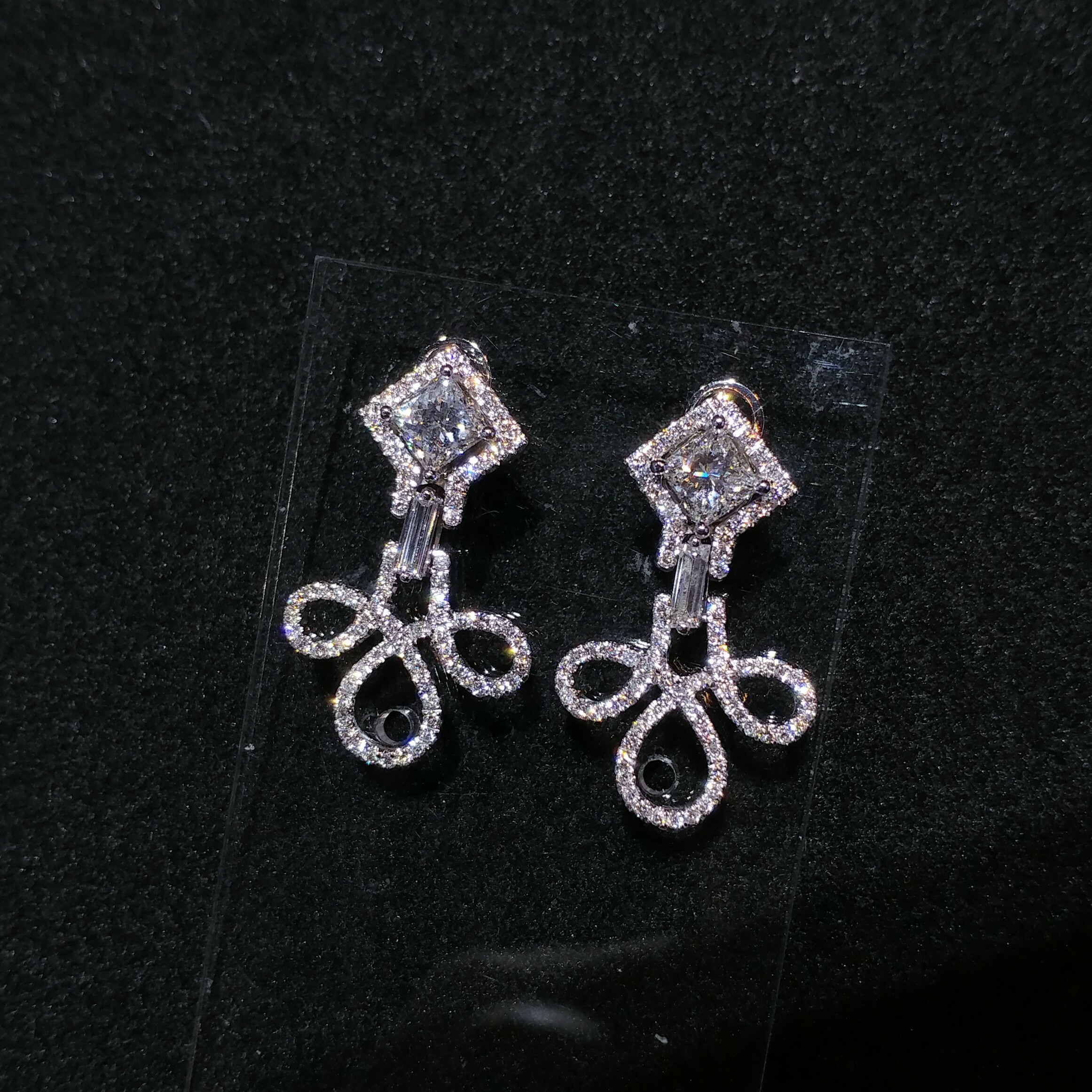 18K White Gold 2.64ct Diamond Earrings