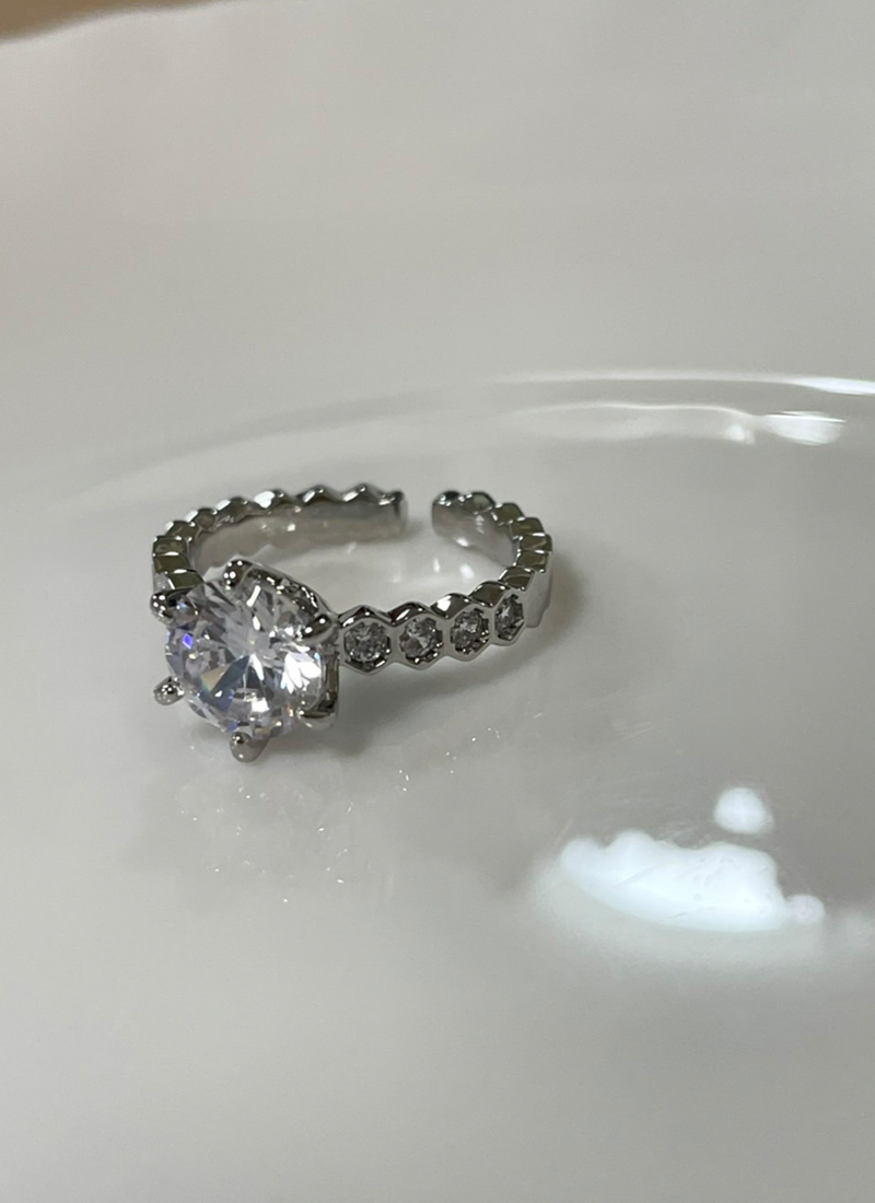 [現貨]《現正分手中》亮眼大顆水晶戒指