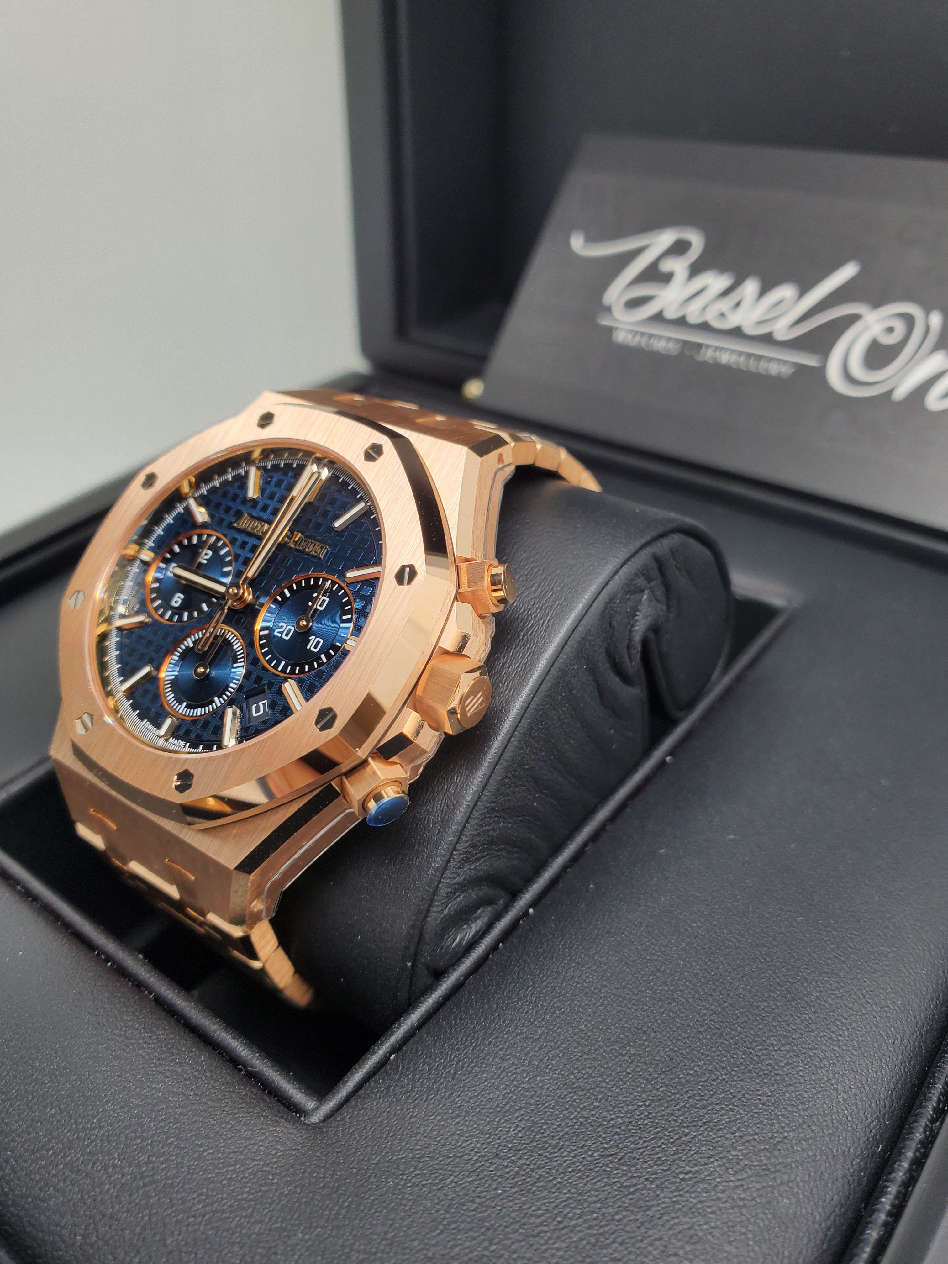 26715OR AUDEMARS PIGUET BLUE DIAL ROSE GOLD ROYAL OAK