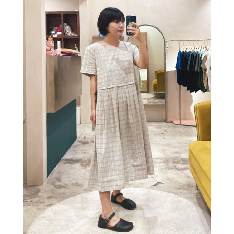 夏末情書短袖格紋洋裝-深情博士