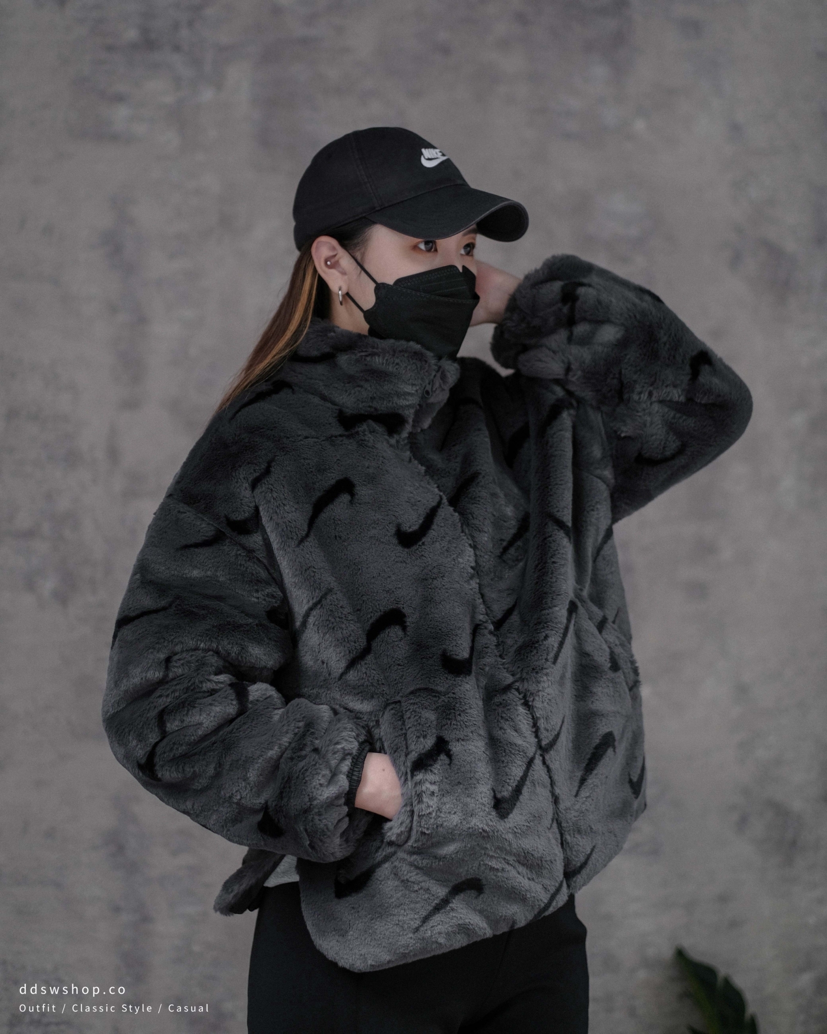 "現貨" Nike Sportswear Plush Logo Jacket 外套 絨毛 滿版勾勾 拉鍊 立領 北極白 DQ6843-072