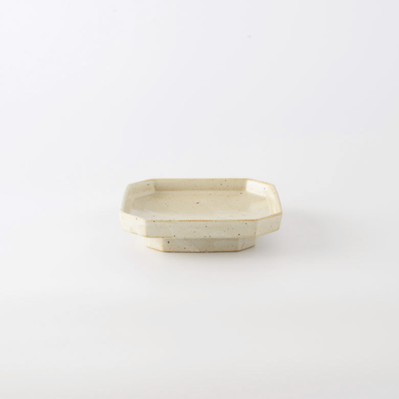 Pave medium plate Beige | studio m'