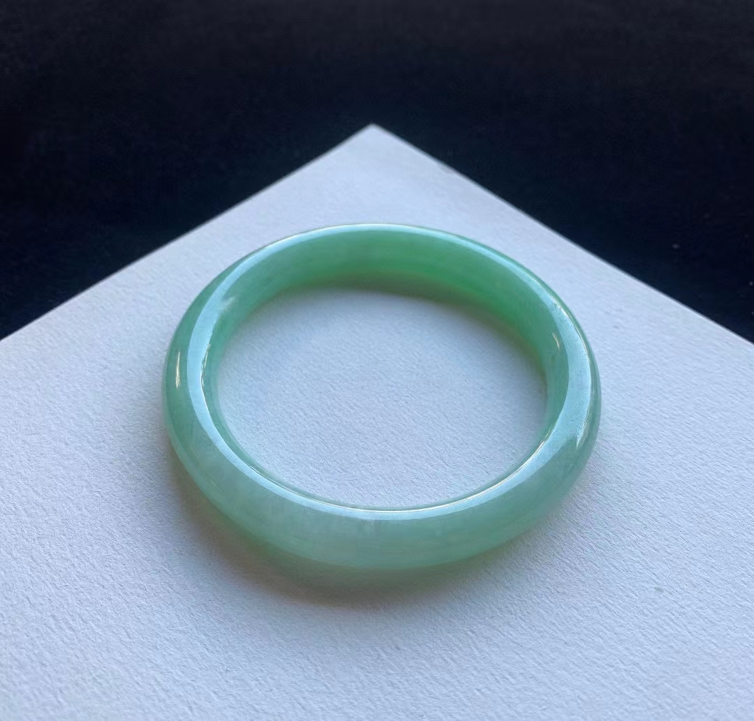 10122320 滿綠圓條手鐲 52mm (50-52)