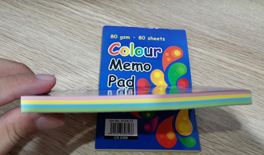 颜色纸 8.8cm x 12.5cm  80张   1套2个