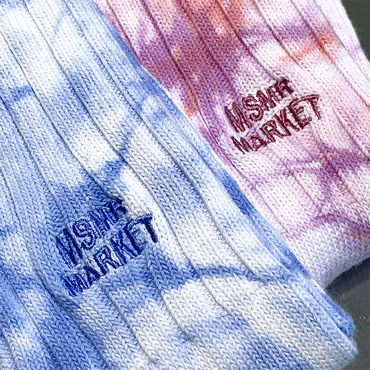 雲彩暈染 MSMR Market Logo 刺繡布標中筒襪｜粉色