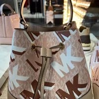 [S] MICHAEL KORS 35F2GM9M6V MERCER MEDIUM DRAWSTRING BUCKET BAG, BUFF MULTI , 196163425771 (SMK196)