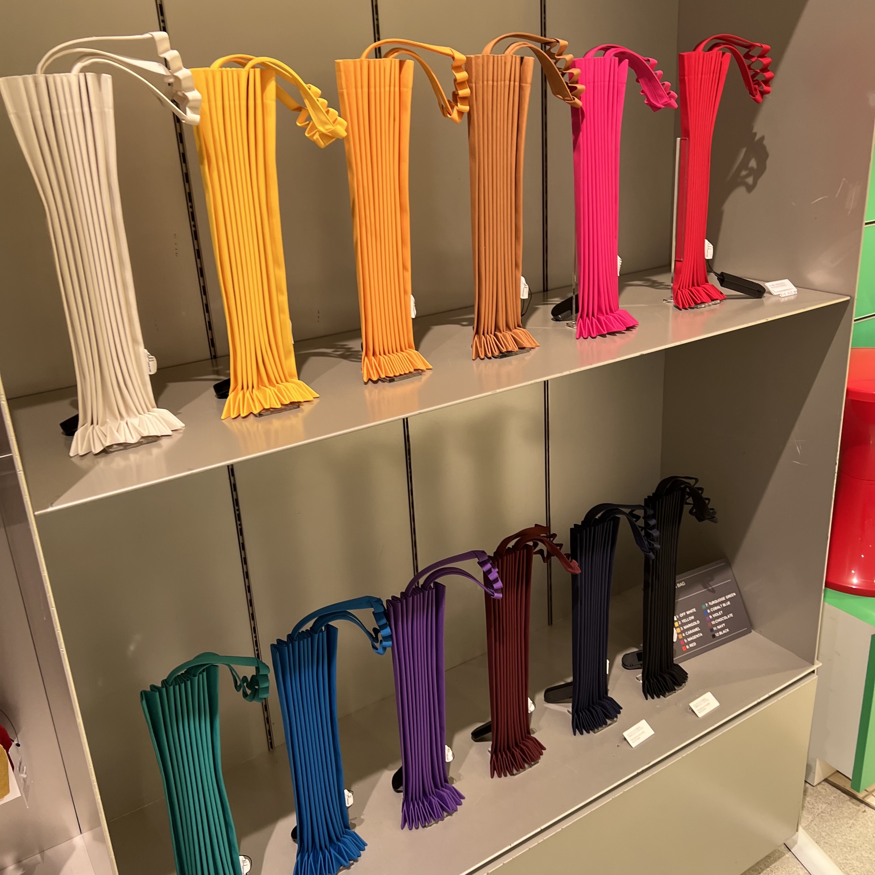 ISSEY MIYAKE 三宅一生 迷你 斜背 樹幹包 現貨