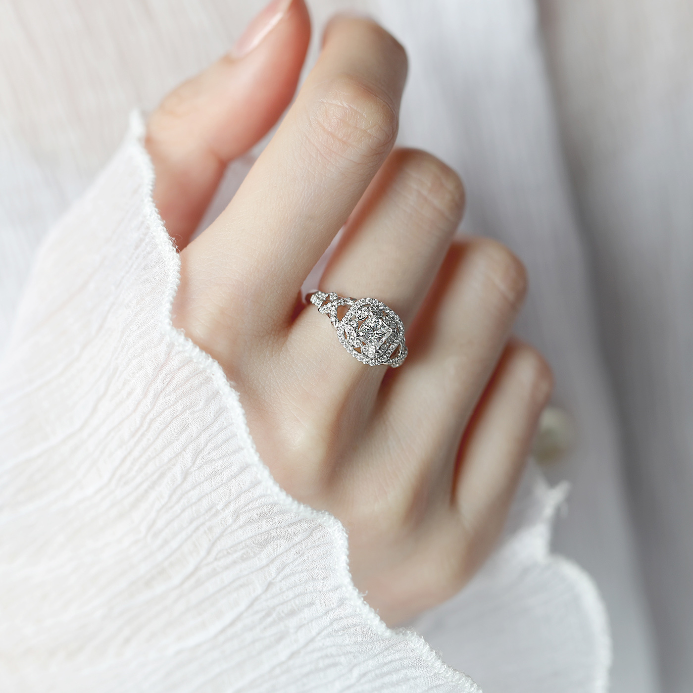 引蝶紛飛 — GIA50分鑽石戒指