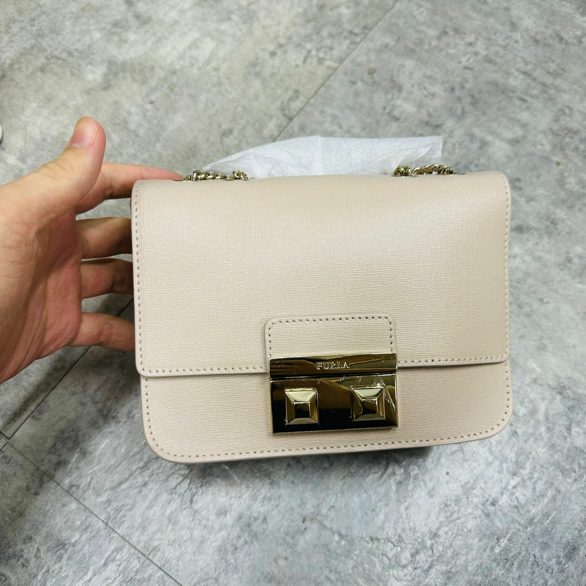 Furla on sale b30 bella