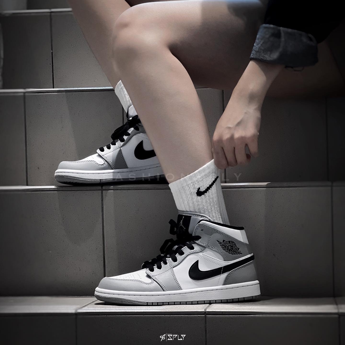 Air Jordan 1 Mid Light Smoke Grey 煙灰 黑勾 554724-092