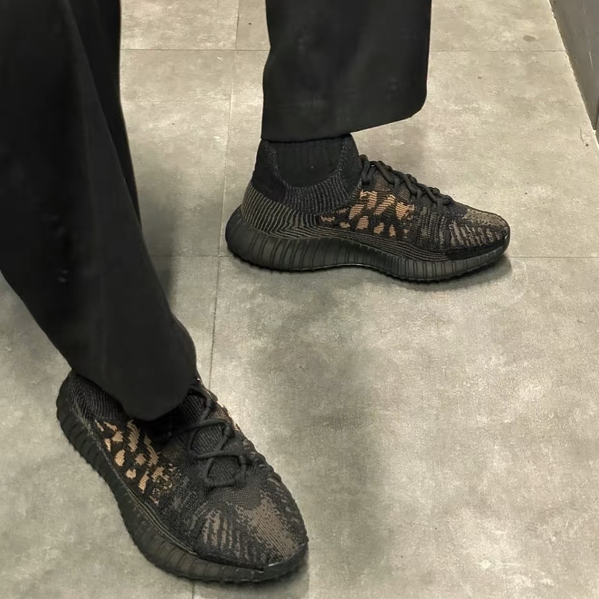 Adidas YEEZY BOOST 350 V2 CMPCT Slate Bone/Slate Carbon(H06519/HQ6319)