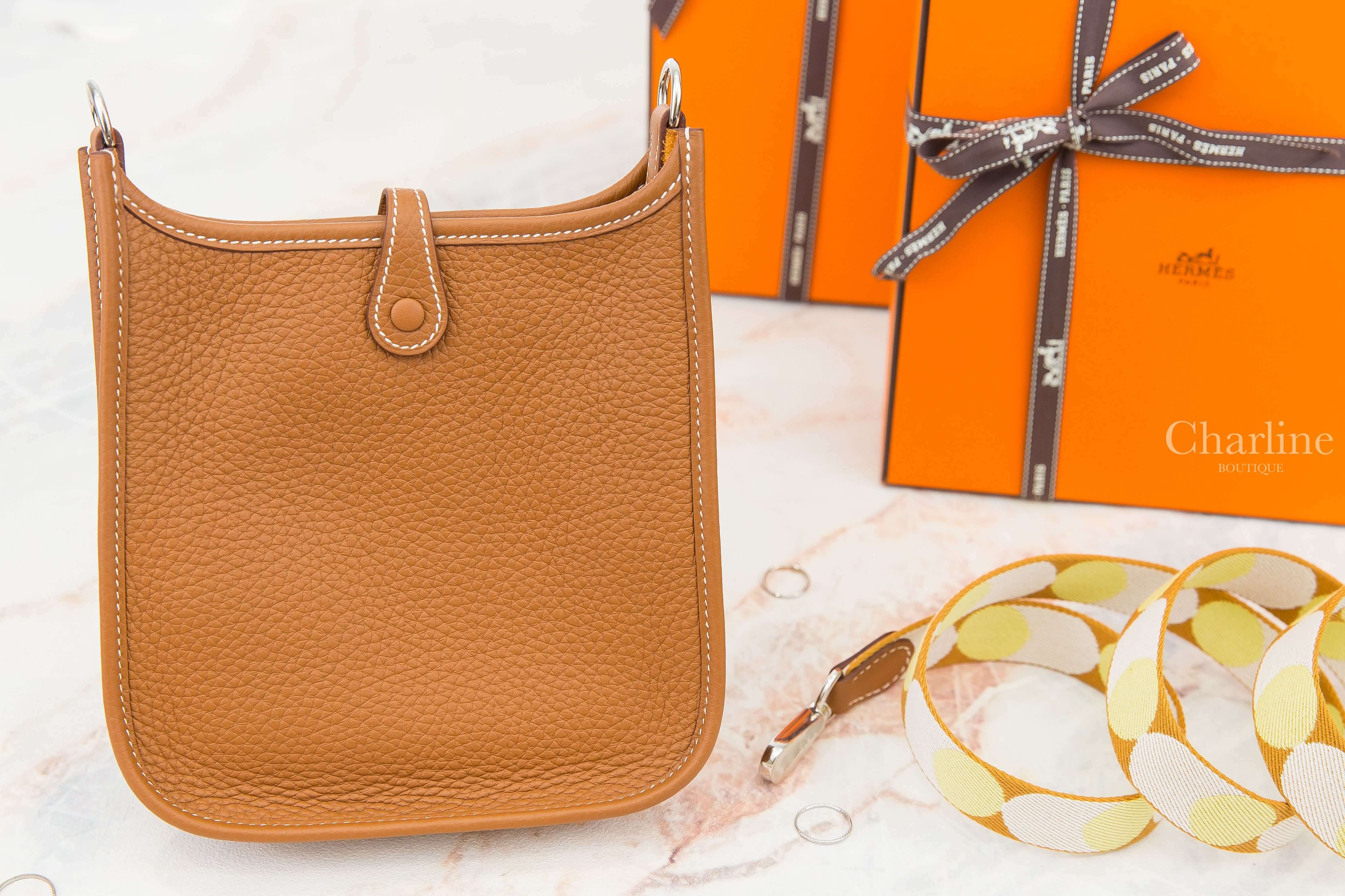 Hermès Evelyne TPM 16cm 37 Gold Taurillon Clemence U刻焦糖色銀釦圓點背帶簍空洞洞肩背包-Charline Boutique 精品代購