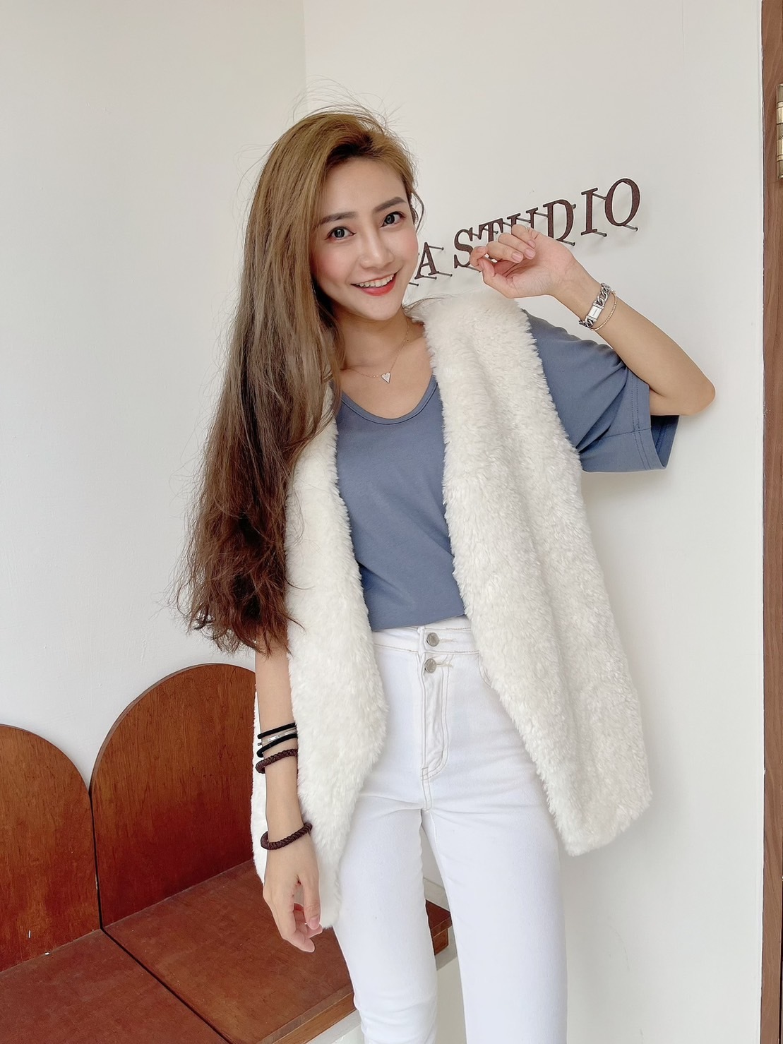 🔥10.26直播新品］💥闆娘自訂款］🇰🇷正韓V領超彈透氣棉下擺圓弧上衣（兩色）