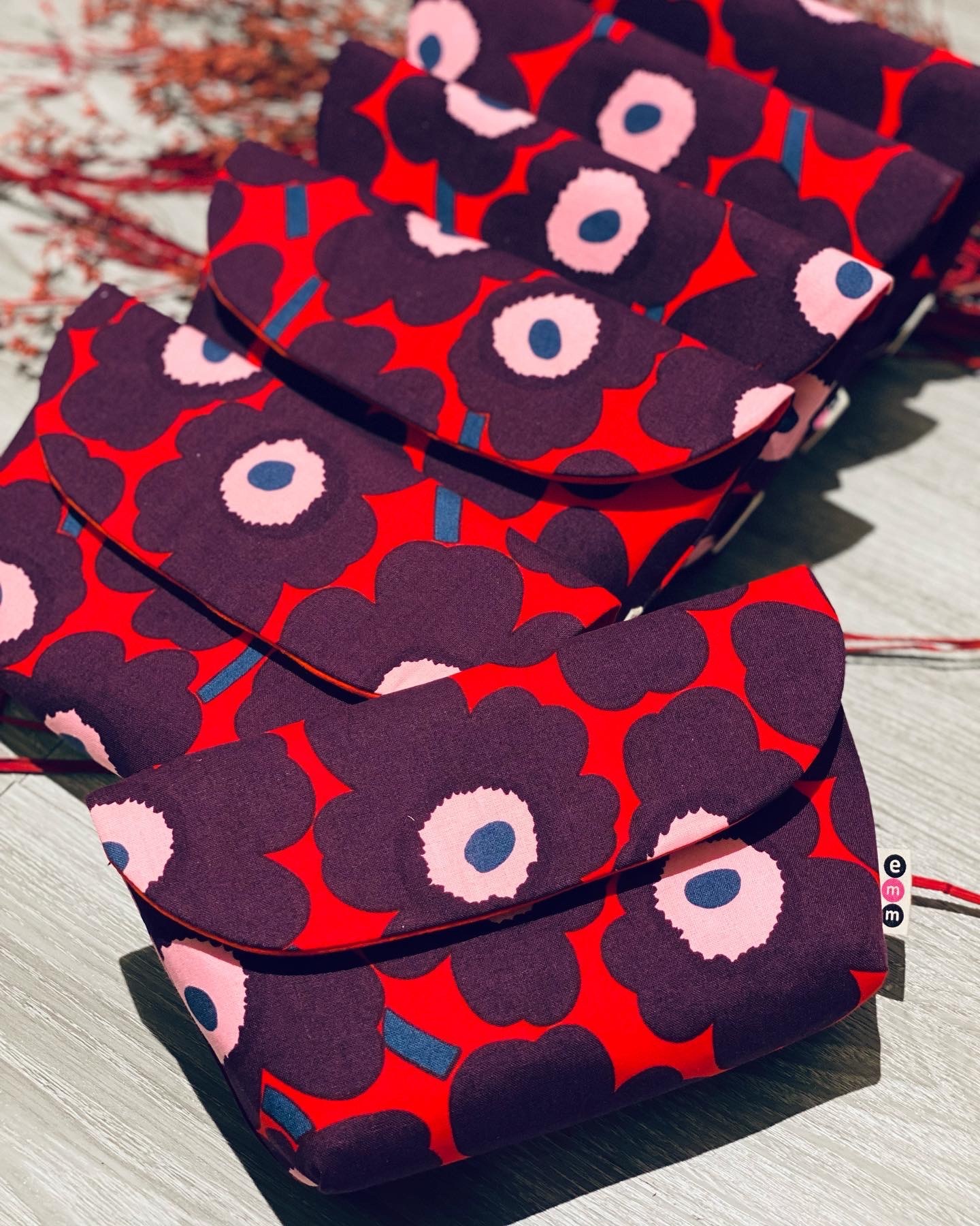 利是pouch | Marimekko canvas fabric | purple red 細花