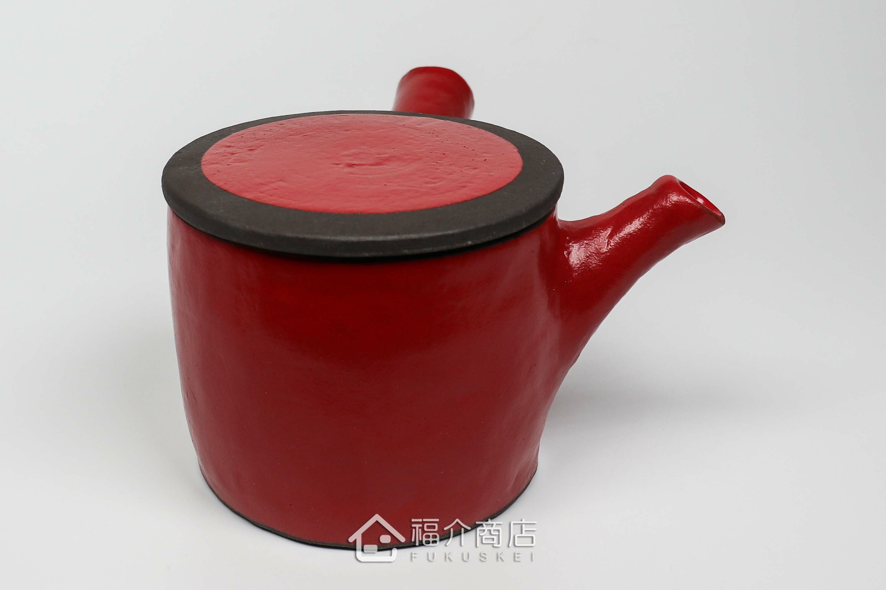 泡茶用的紅色陶茶壺