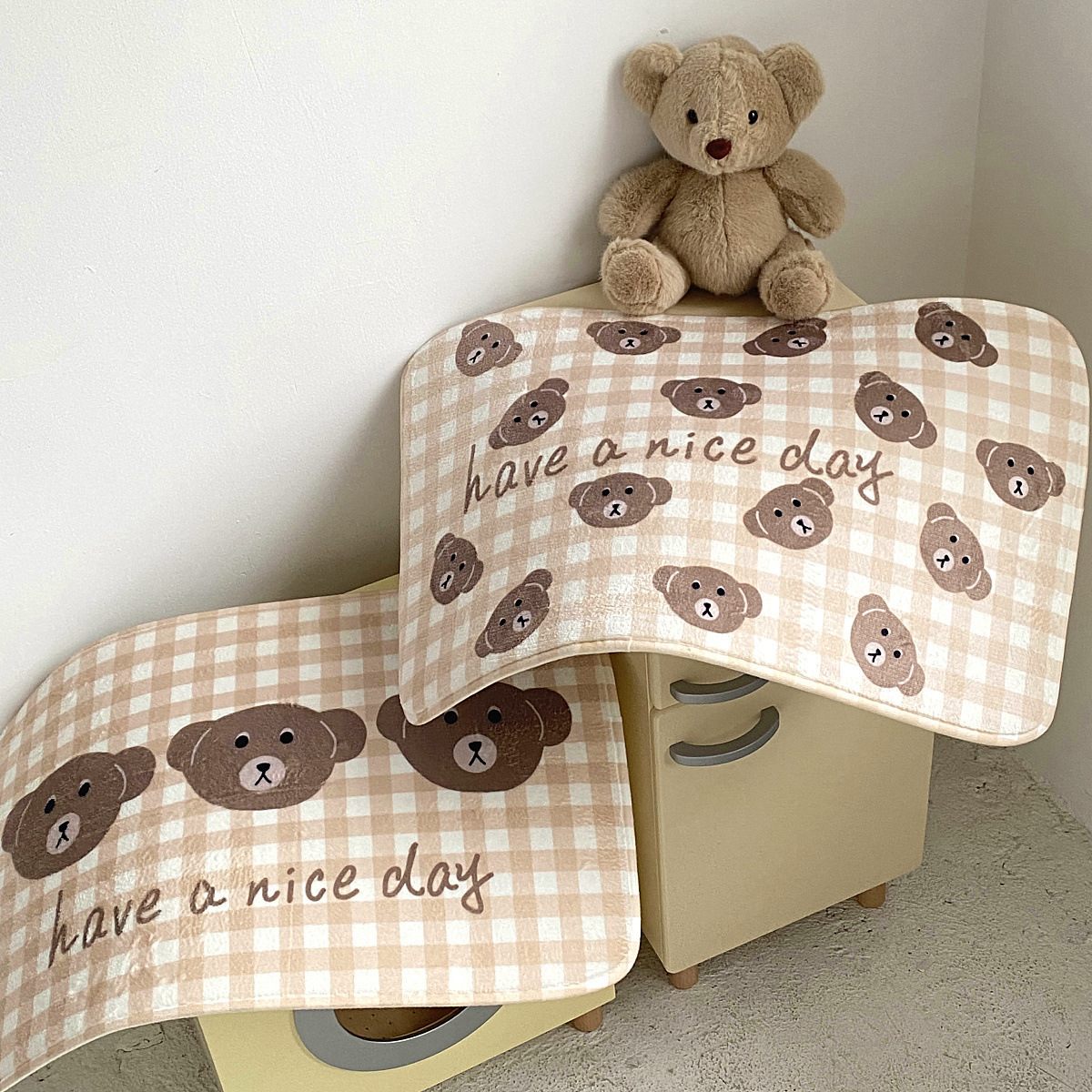 《1237》毛絨格子小熊地墊