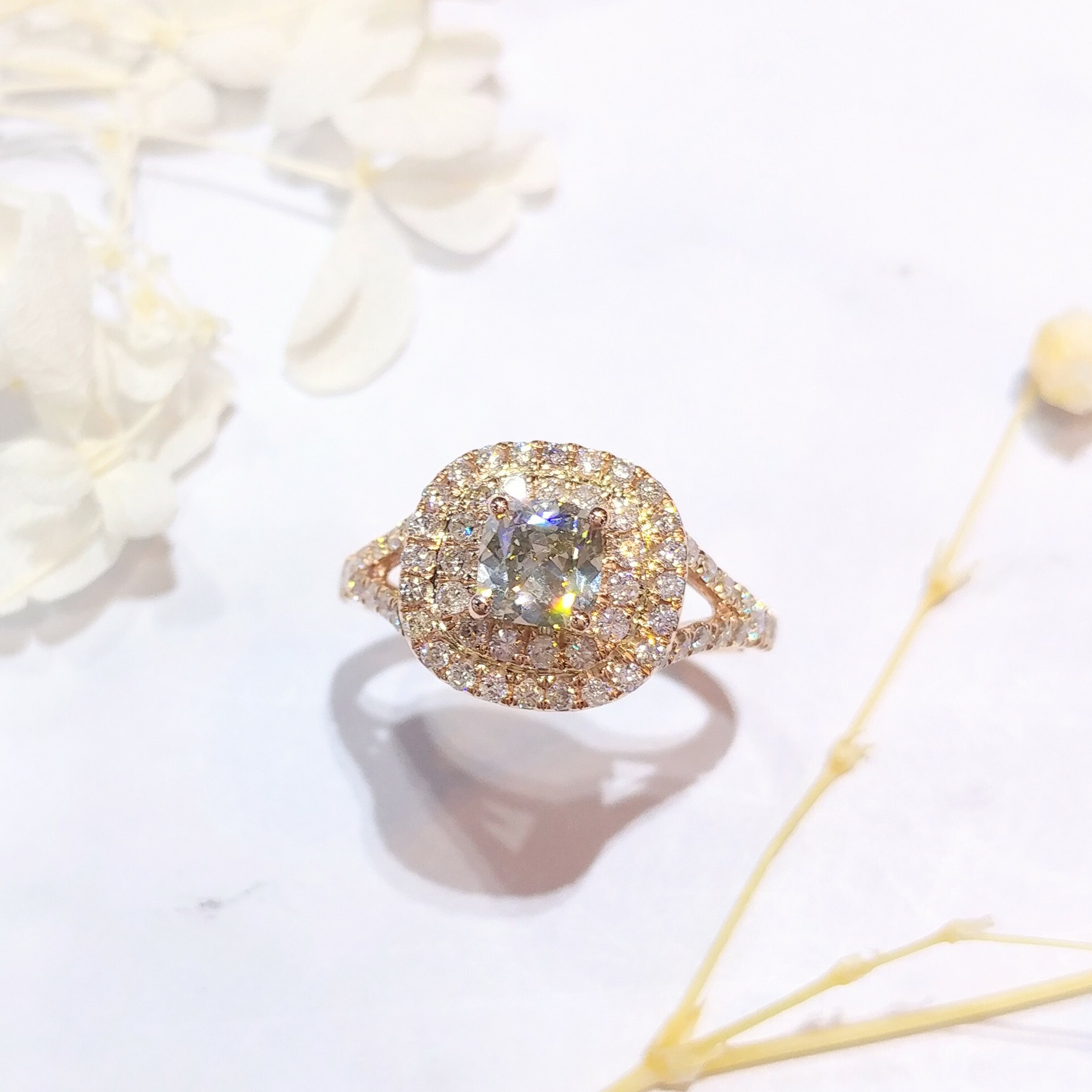 全新18K玫瑰金【單粒63份方形灰綠鑽石】配小鑽共1卡19份鑽石戒指