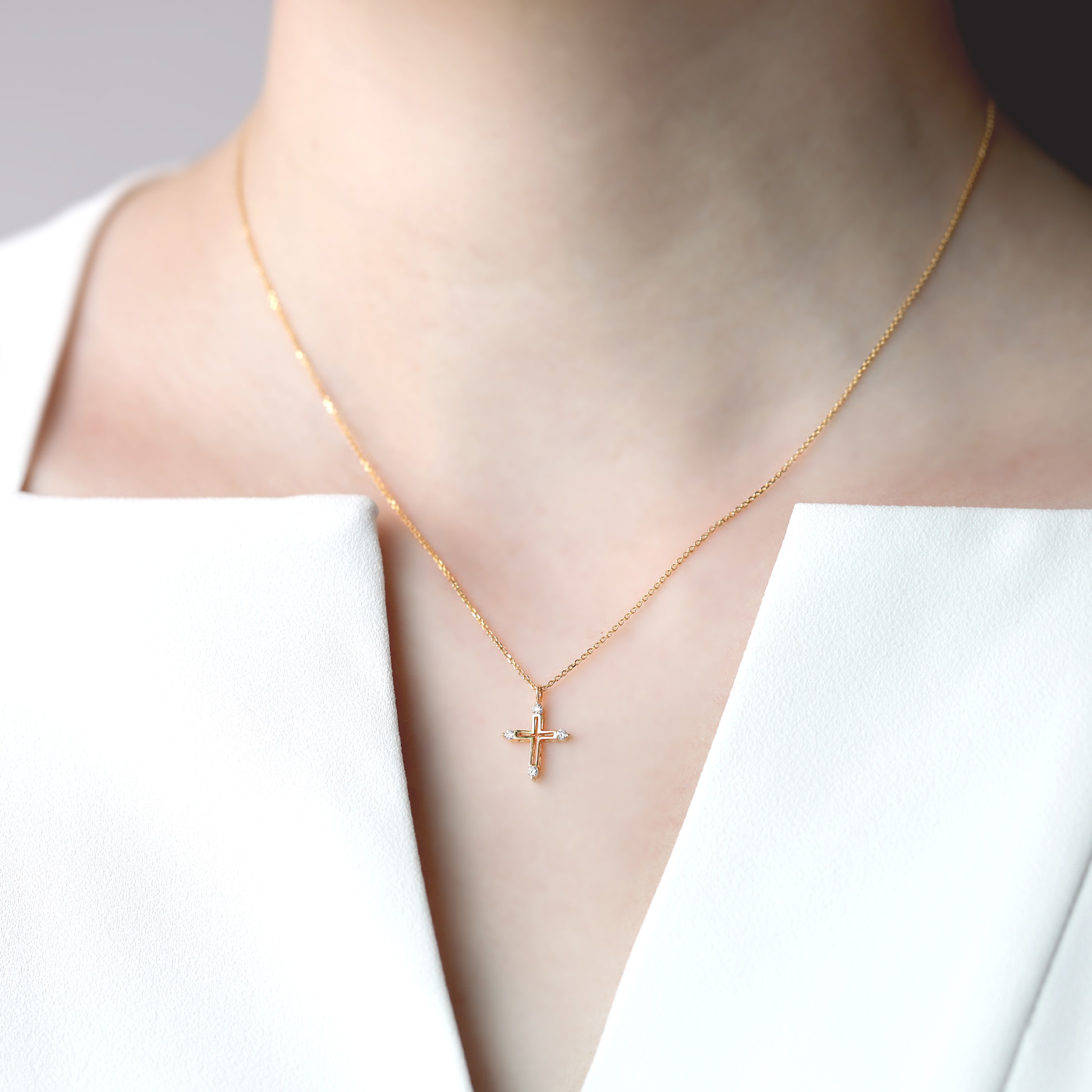 聖愛 — 6分十字架鑽石項鍊
