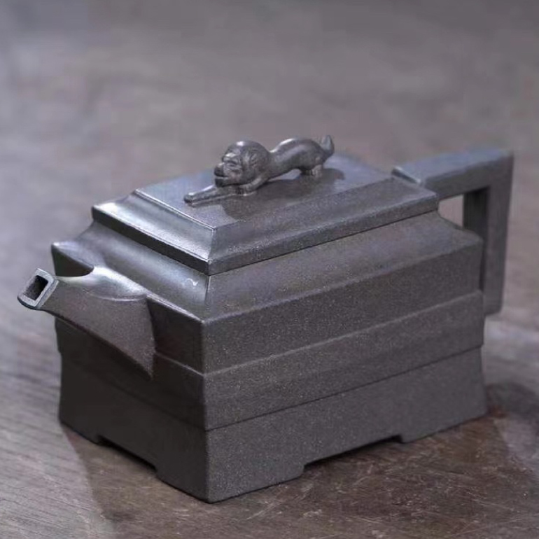 【獅方壺】-- 一聲獅子吼，振聾發聵，百獸驚惶。