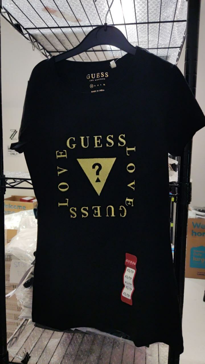 [S] GUESS LOGO NEVEAH LOVE TEE,JET BLACK, Q1BI39K9TJ3-JET BLACK [FINAL SALE] (SGU159)