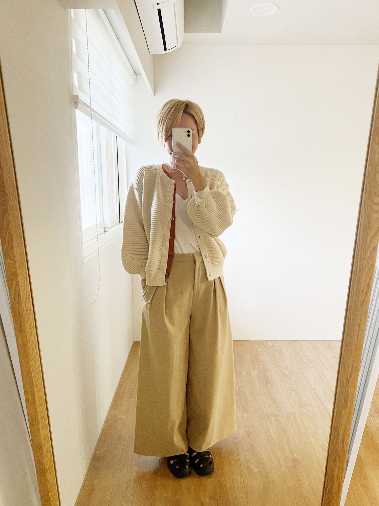 陪你散步泡芙袖針織外套-米藤