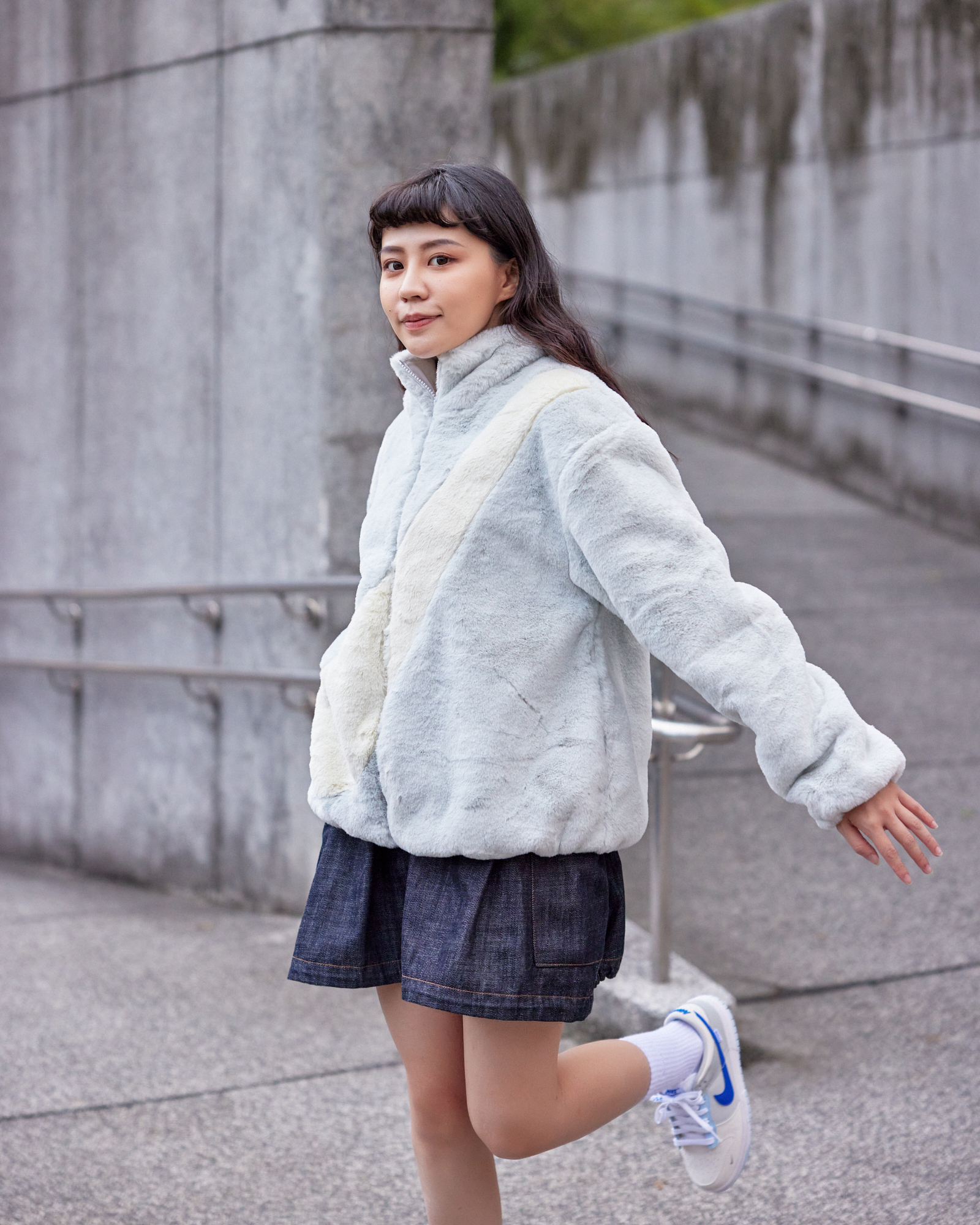 **特價商品售出不退換**女款 NIKE WMNS FUR JACKET 黑色 白色 寶寶藍 大勾 軟毛皮草外套 毛毛外套【CU6559】【DO3792】NKFUR