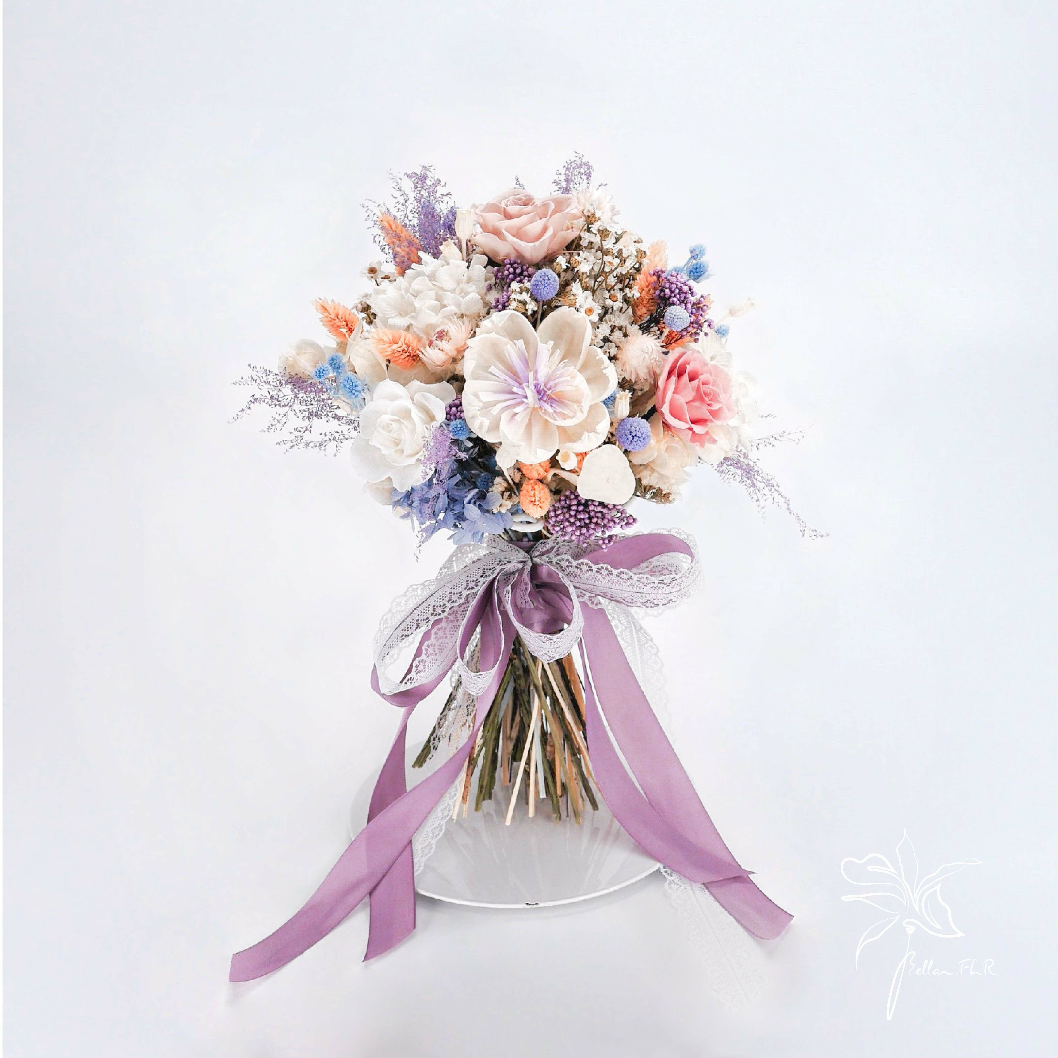 【月下細語】3朵永生主花中型捧花