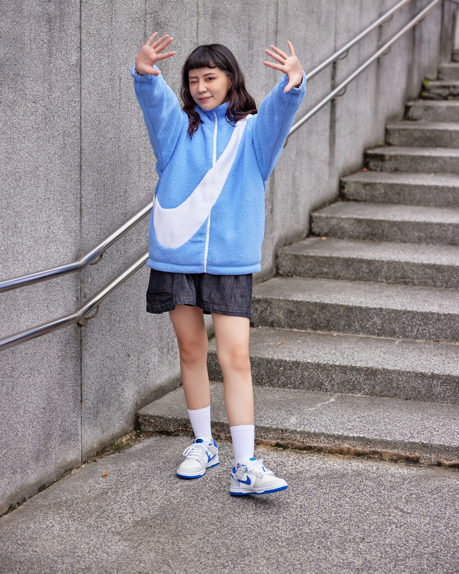 **特價商品售出不退換**女款 NIKE BIG SWOOSH JKT 絨毛 羔羊毛 刺繡 風衣 雙面穿 大勾 毛外套 黑色【DC5138-010】天空藍【DC5138-414】NKTF 25SALE