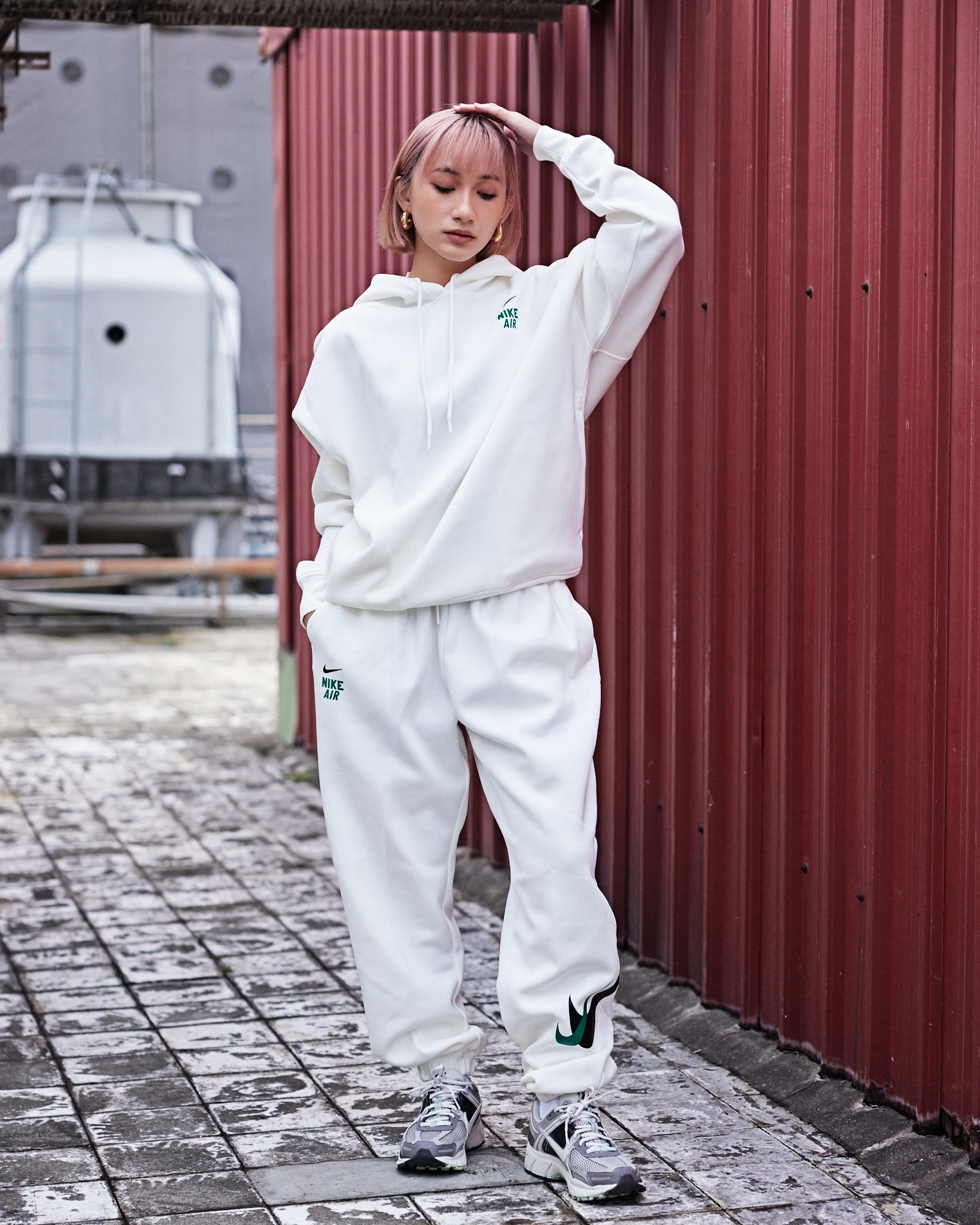 女款NIKE NSW AIR HOODIE 米白葡萄紫紅40週年復古雙勾落肩帽T【FB7650-