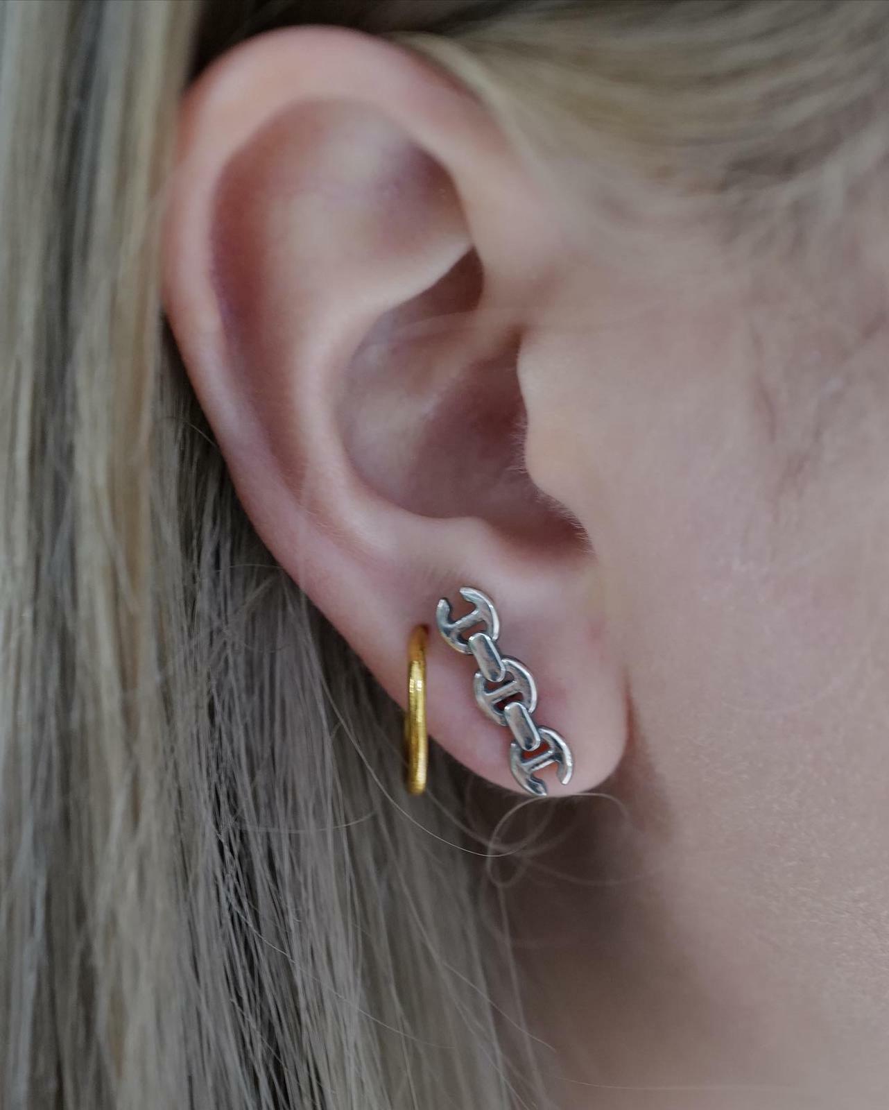 3MM TOGGLE EARRING (SINGLE)