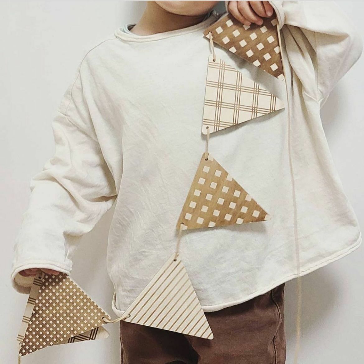 《1245》佈置木質拉旗