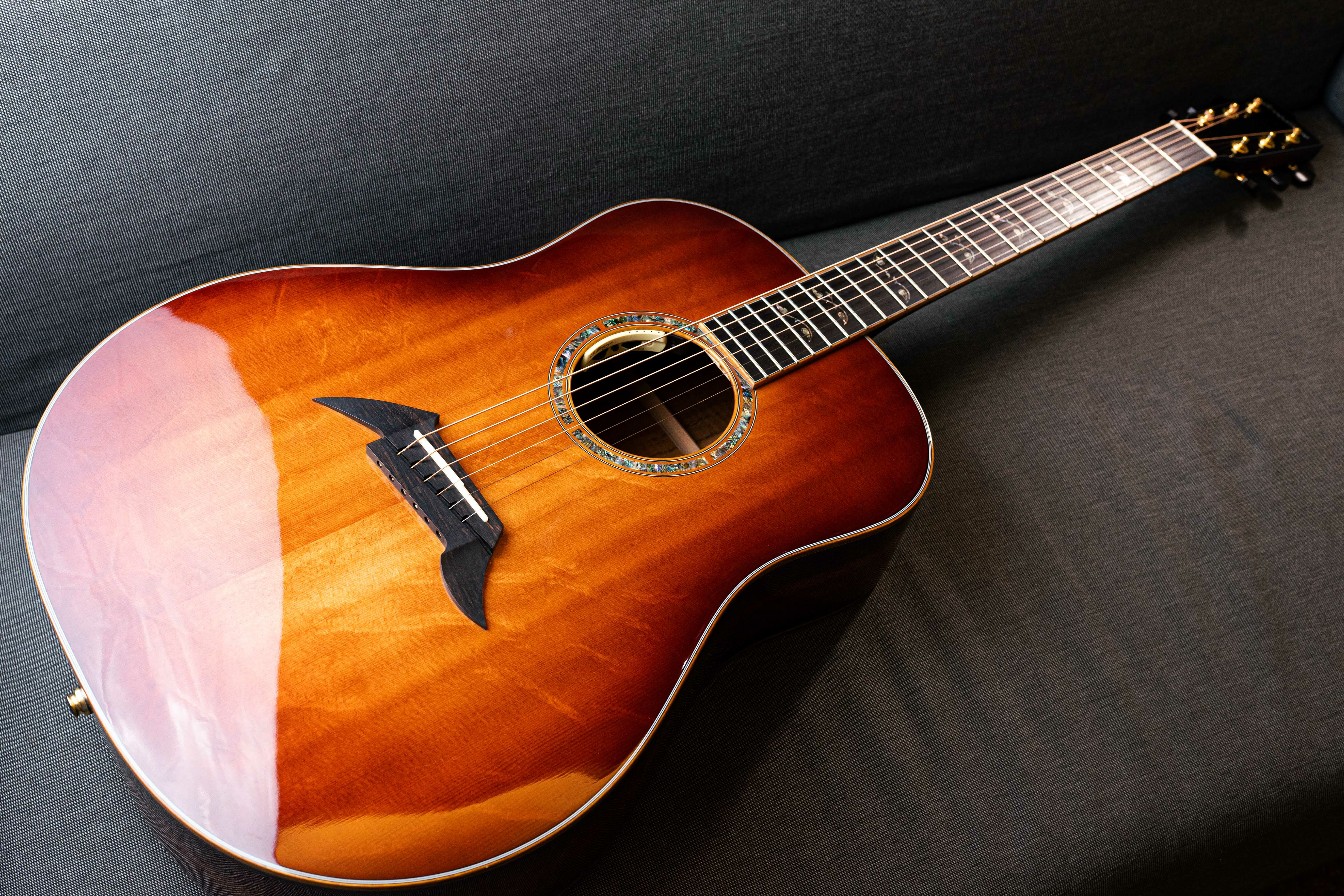 Breedlove Breedlove MCD28EA 高階手工全單板吉他 熊爪西卡雲杉木面板+相思木側背 美廠 [附LR Baggs Anthem TRU-Mic 頂規拾音器] 第 3 張圖片｜三峽吉他 / Bass