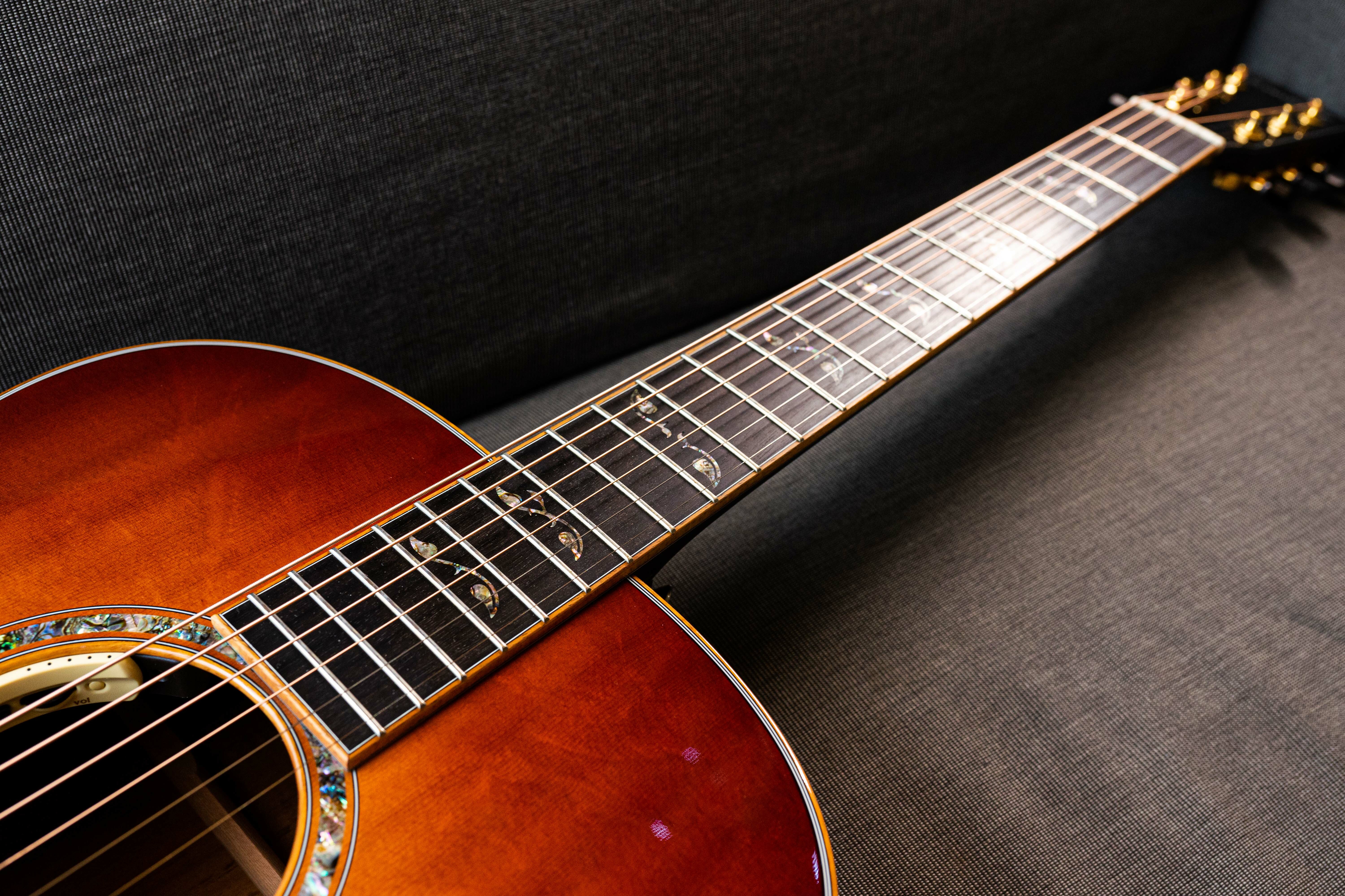 Breedlove Breedlove MCD28EA 高階手工全單板吉他 熊爪西卡雲杉木面板+相思木側背 美廠 [附LR Baggs Anthem TRU-Mic 頂規拾音器] 第 4 張圖片｜三峽吉他 / Bass