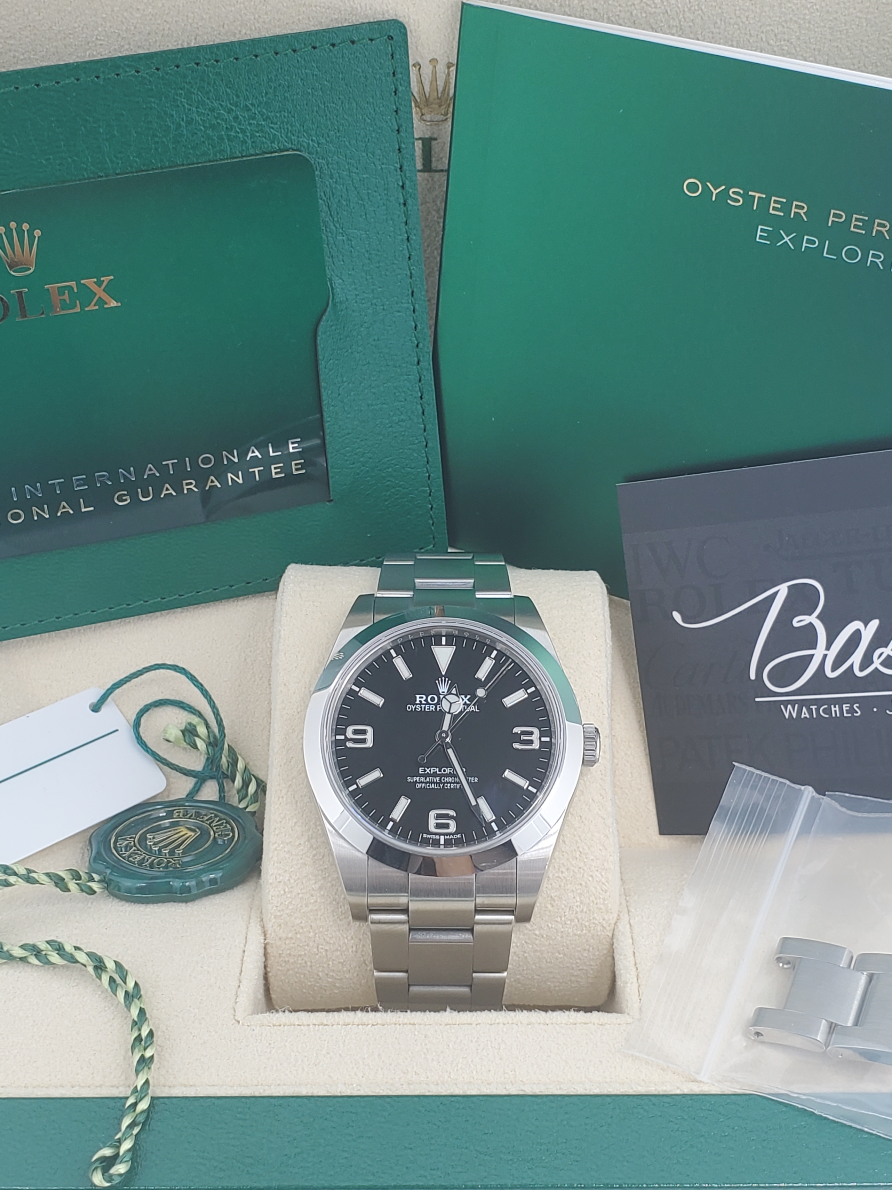 PRE-OWNED ROLEX 214270 EXPLORER BLACK DIAL STEEL 39 MM - 2021