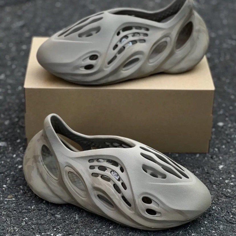 【APAIR】預購 Adidas Yeezy Foam RNNR Stone Sage 石灰 鼠尾草灰 洞洞鞋 GX4472