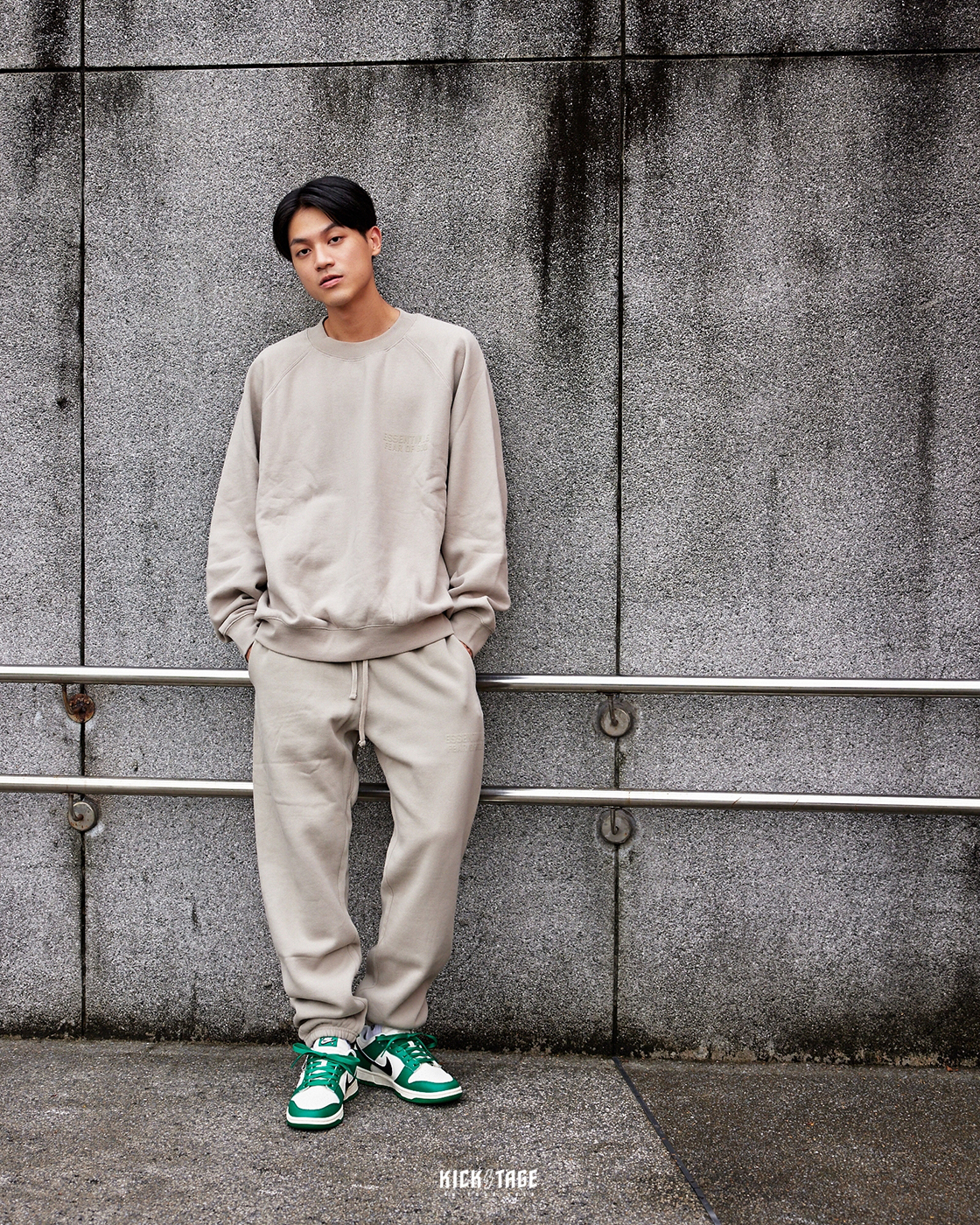 **特價商品售出不退換**FOG Fear Of God ESSENTIALS SWEATPANTS 六色 抽繩 內刷毛 棉褲【130SU222020F】