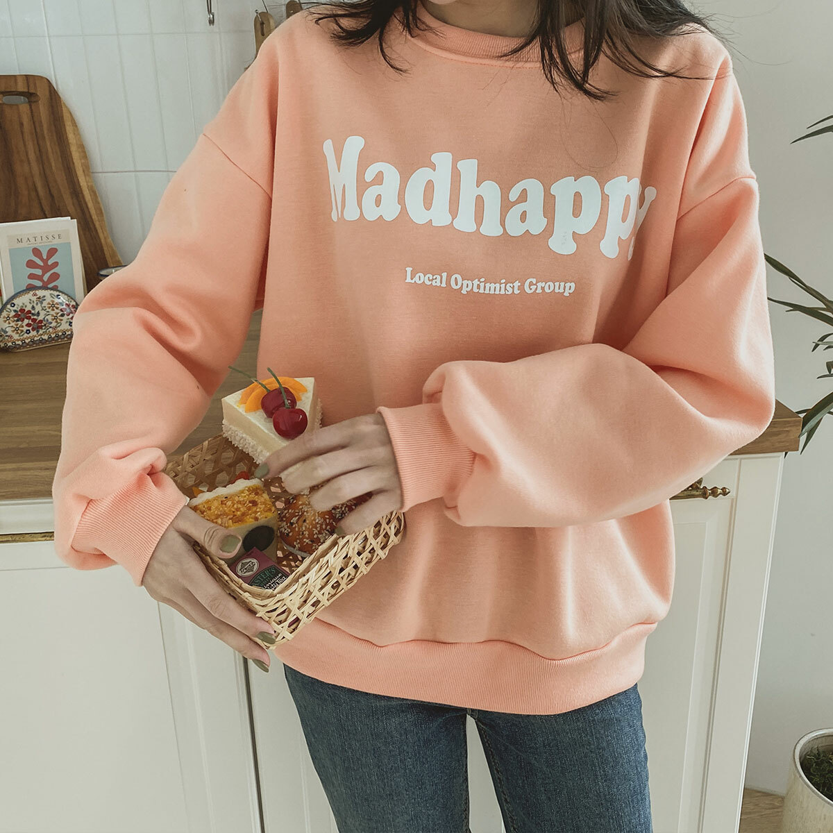 【現貨】韓國瘋狂快樂madhappy大學T