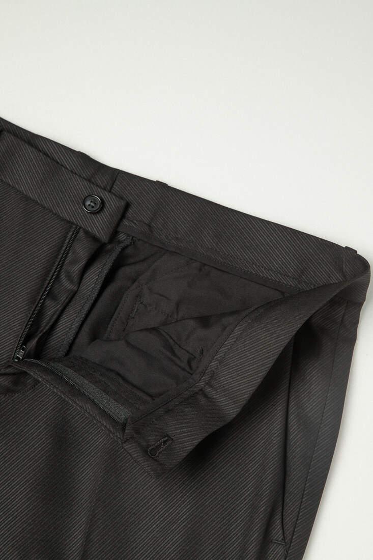 黑色斜紋彈性修身西裝褲-內部