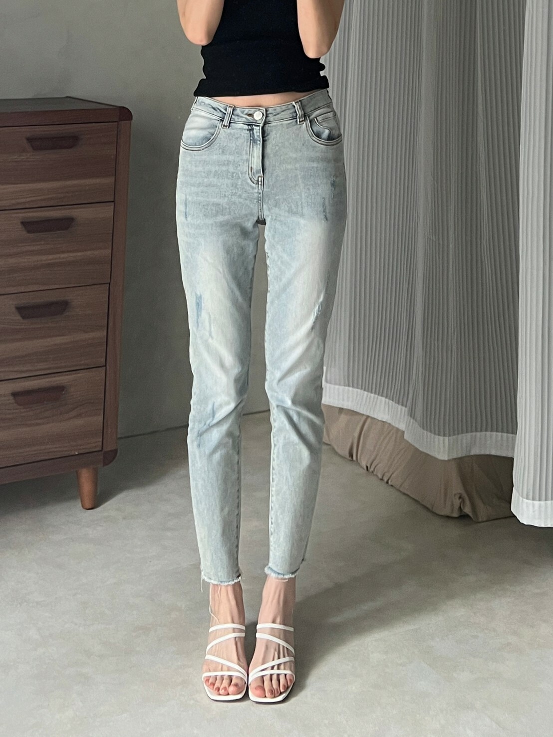 guten made/捨不得洗的超彈性抽鬚刷色牛仔褲-淺藍