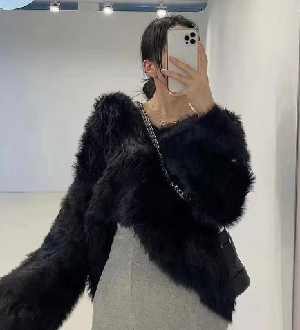 ᴷᴼᴿᴱᴬ 🇰🇷V領水貂絨針織上衣 (五色）