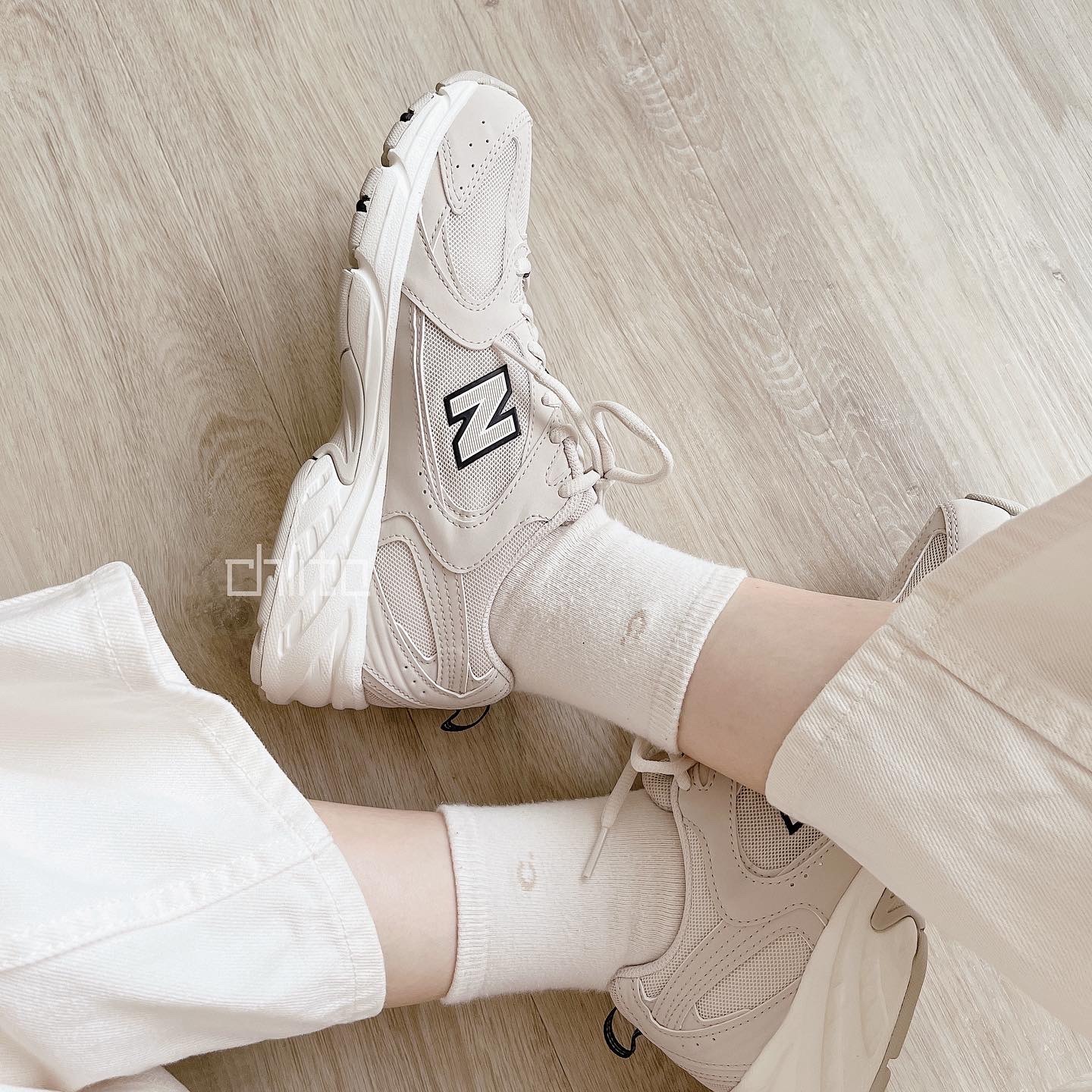 New Balance MR530 奶茶老爹鞋