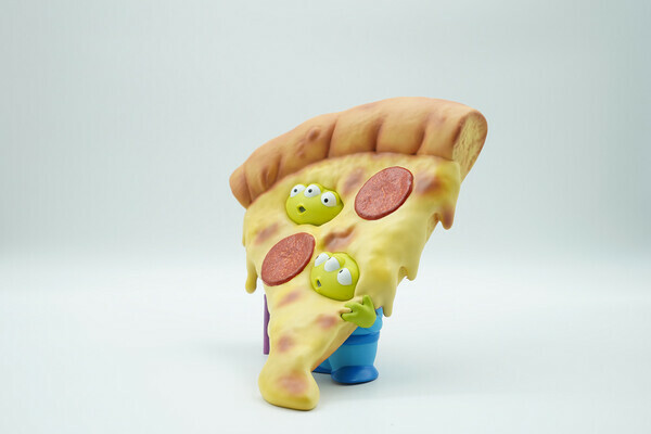 Soap Studio 三眼怪披薩公仔側面照