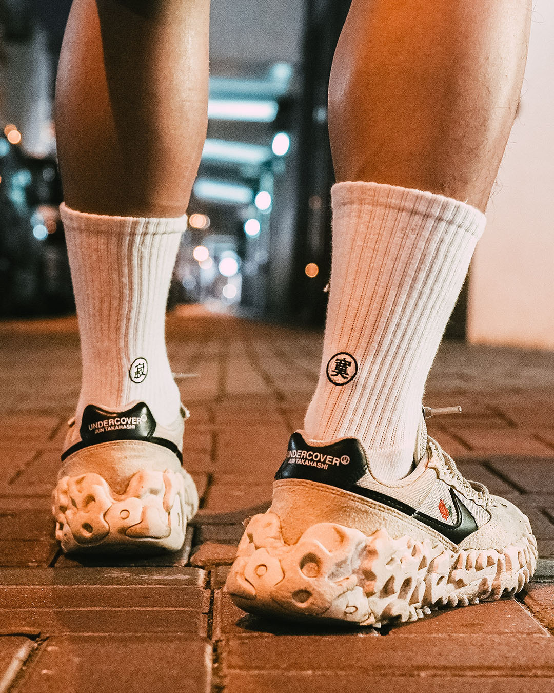 【OOO x FUMBLE】Good To Be Lonely Socks｜Black/White｜Crossover Series