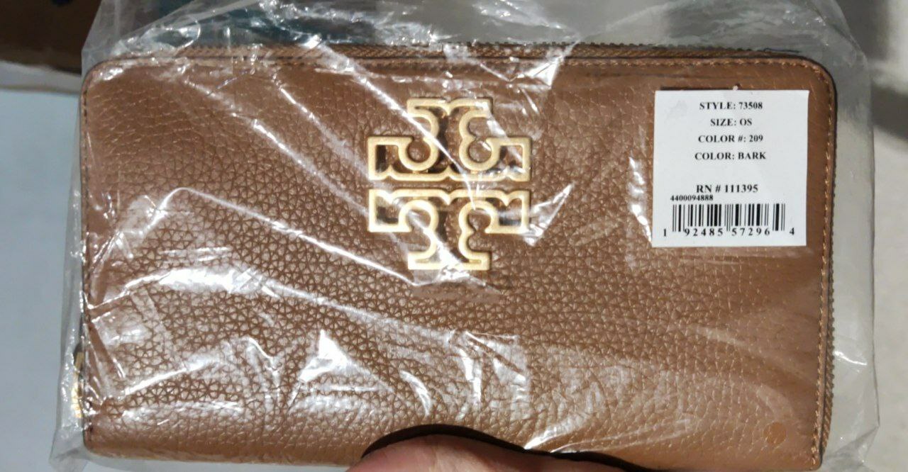 [S] TORY BURCH BRITTEN ZIP CONTINENTAL, BARK, 73508-209 (STB82)