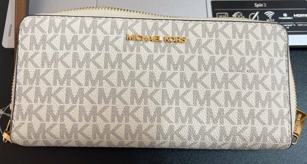 [S] MICHAEL KORS VANILLA LARGE CONTINENTAL WRISTLET WALLET, 192877938606 (SMK216)