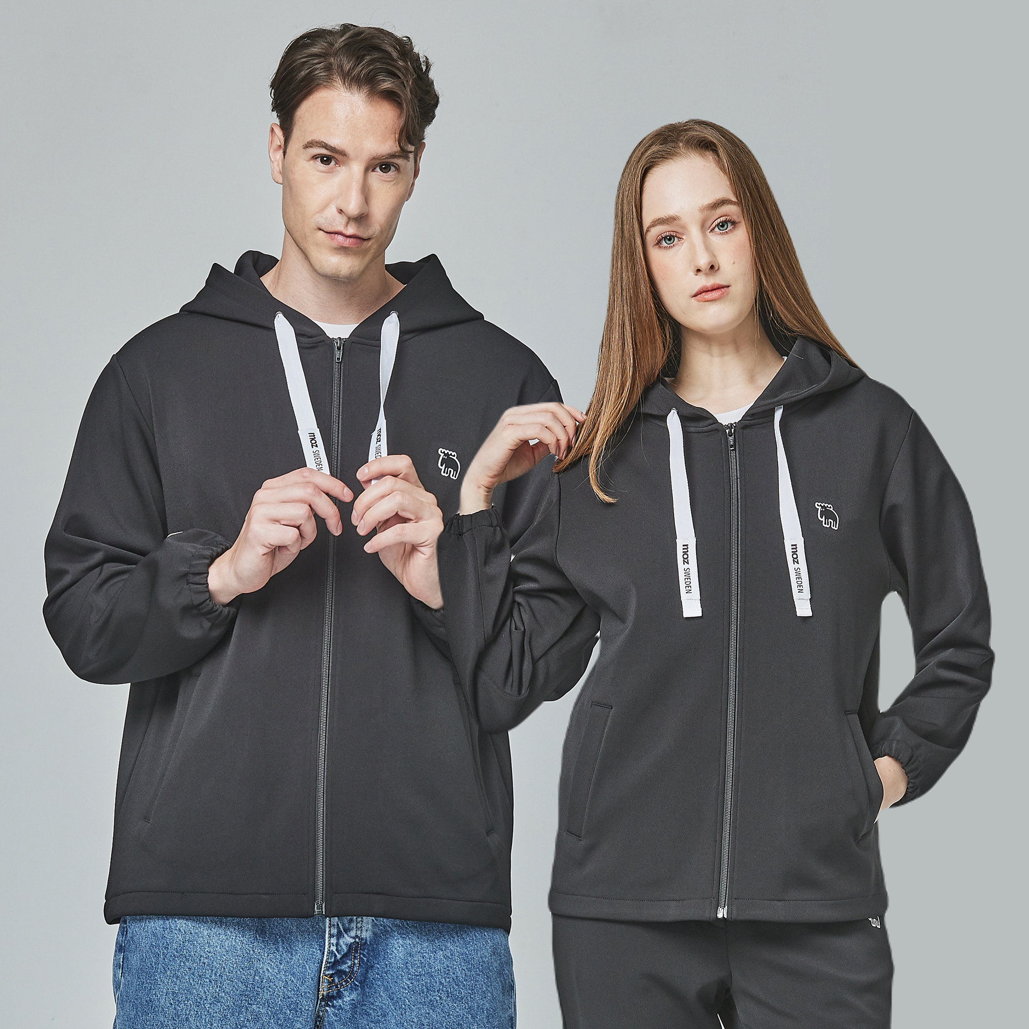 moz瑞典 駝鹿 微刷毛科技複合外套(萬年黑) 男女共款