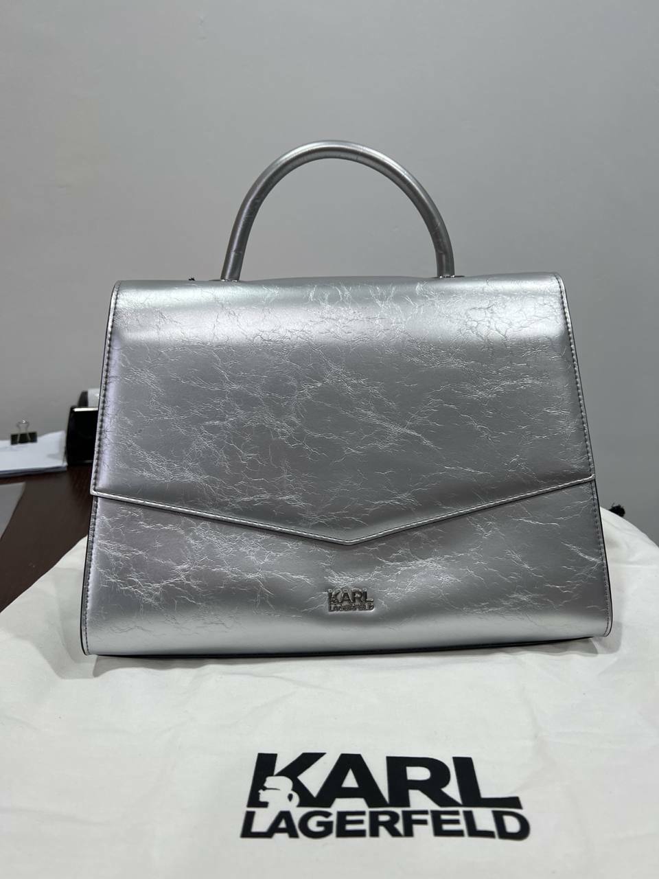[S] KARL LAGERFELD K/STONE METALLIC TOTE,SILVER, 8720092980043 (SKL318) FINAL SALE