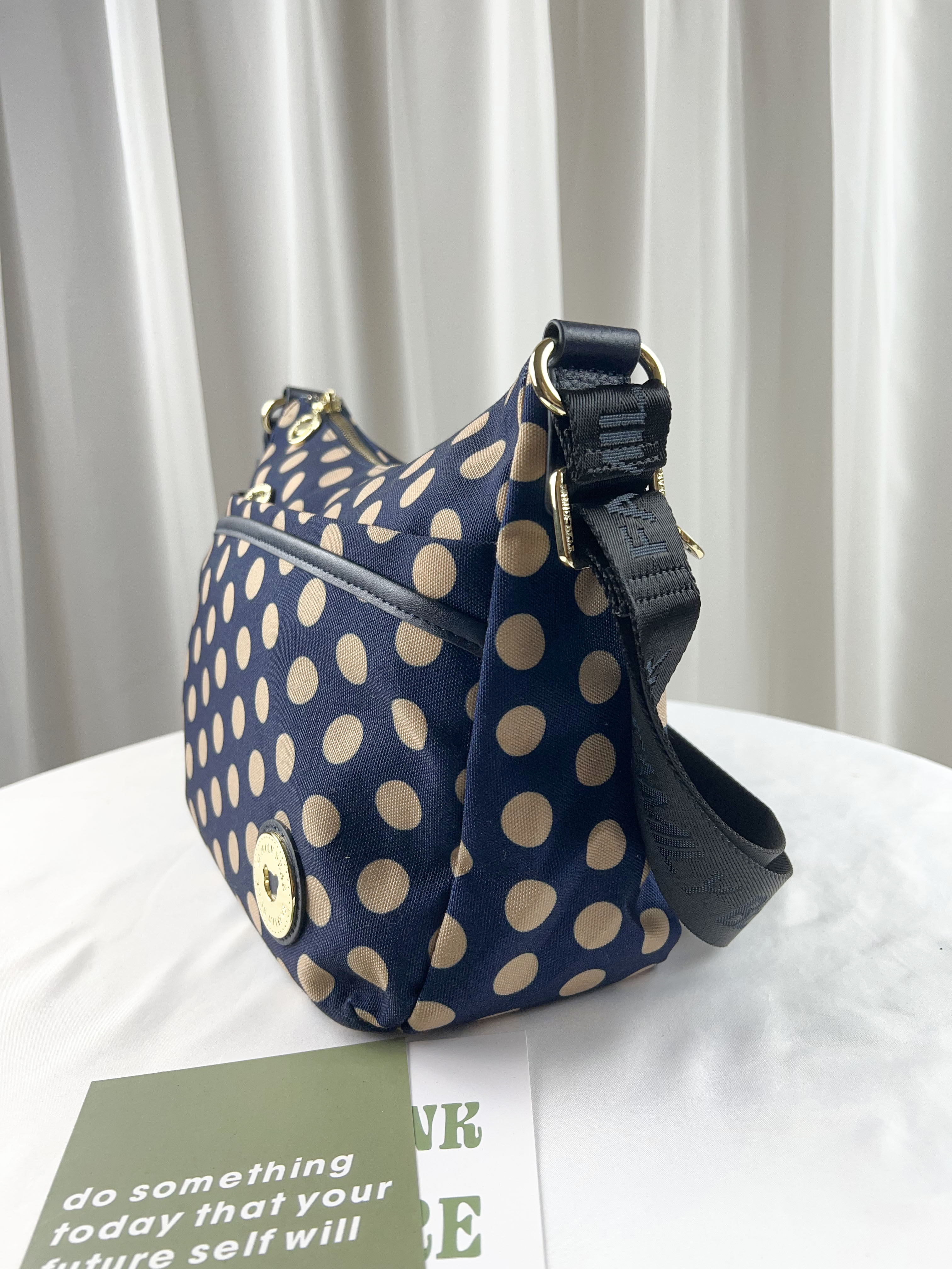 FamilyBear 卡其點點側背包 附酒精保護套+酒精瓶 #2638